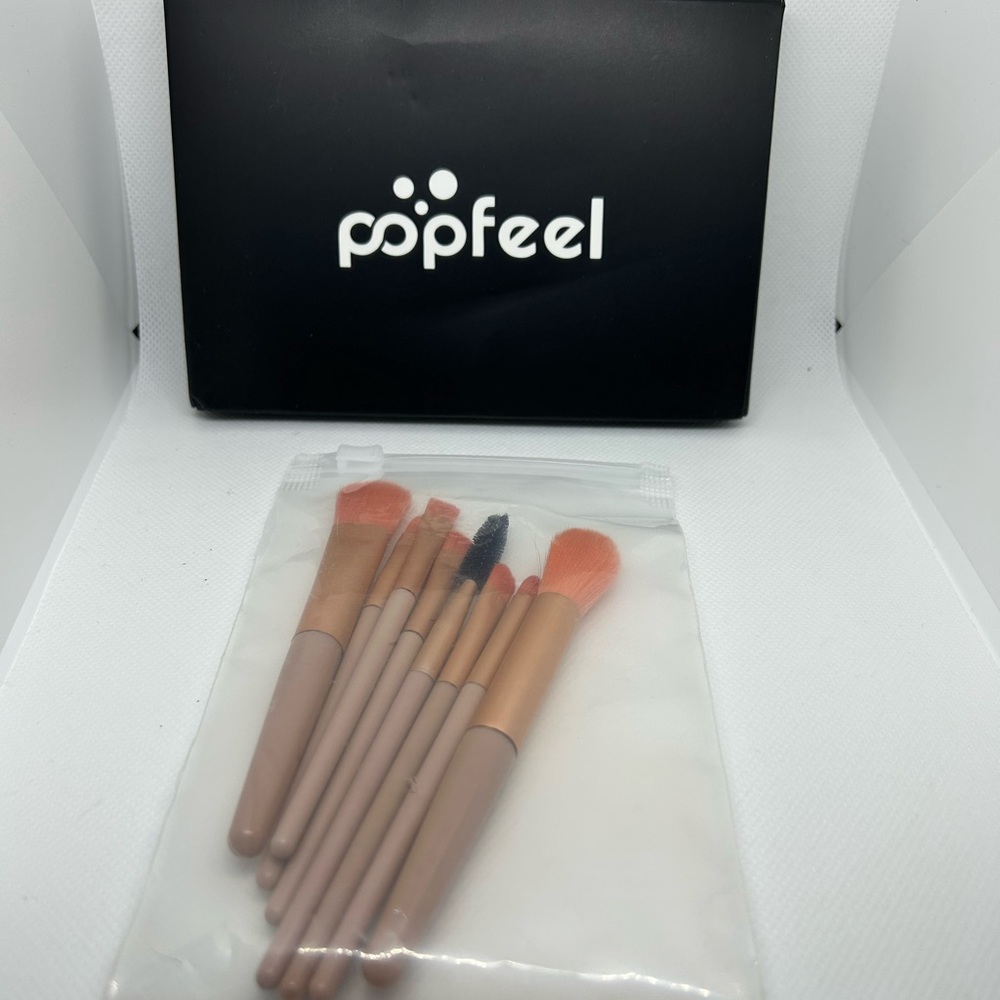 Eye shadow make up kit with brushes